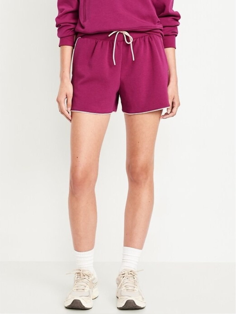 Old Navy Extra High-Waisted Dynamic Fleece Sweat Shorts Medium